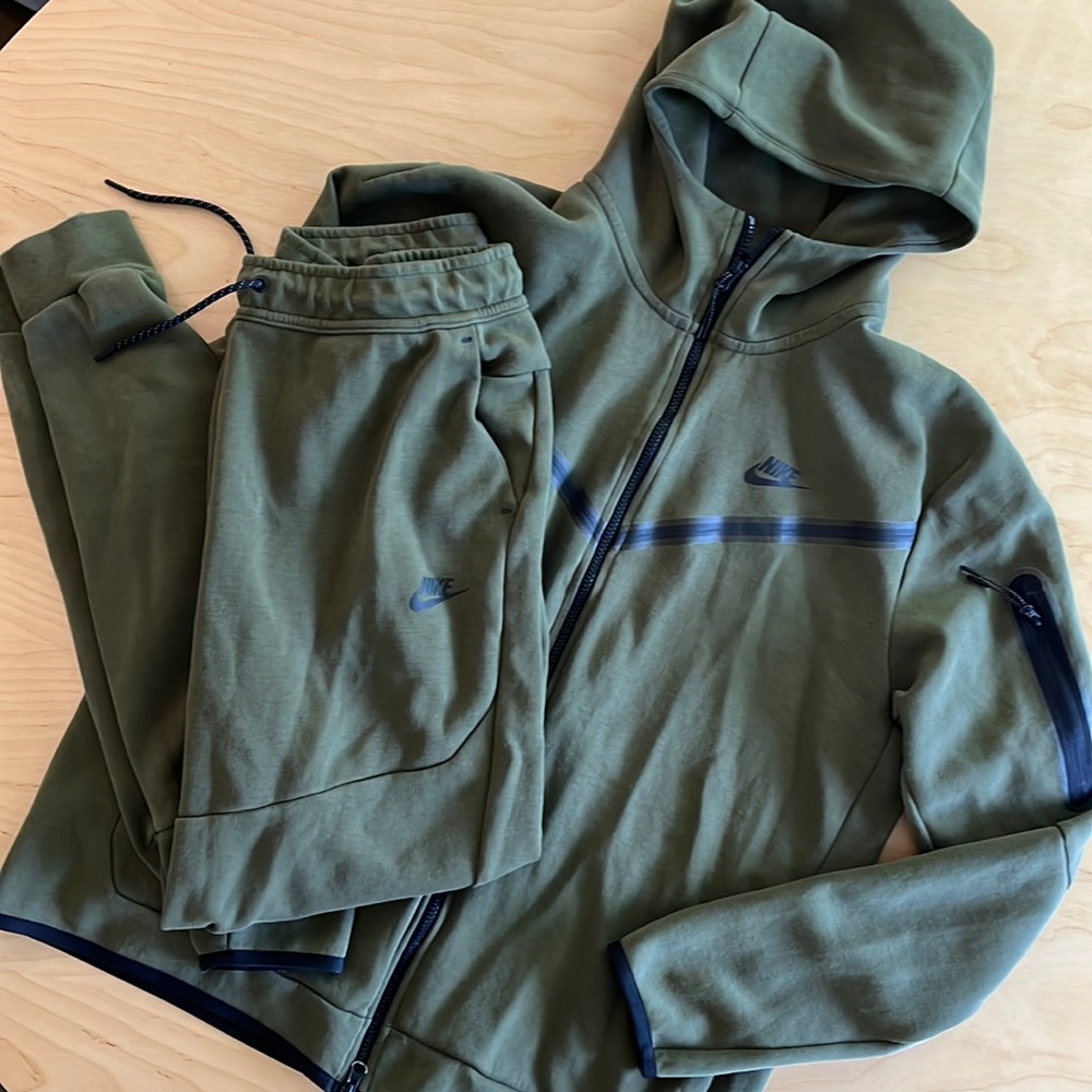 Nike Sportswear Tech Fleece Full Zip Hoodie and Joggers